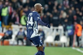 关于冲刺阶段意大利杯焦点战，费城76人伤情更新，压力陡增，赛程密集仍需轮换的信息